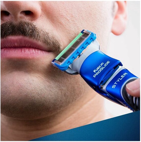 Tondeuse corps et barbe Gillette 4 en 1 Precision + 1 lame et batterie