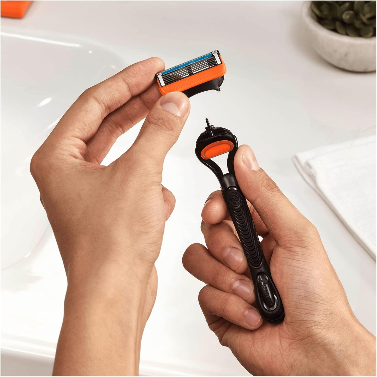 Lames de rasoir Gillette Fusion5 pour hommes (14 pièces) 