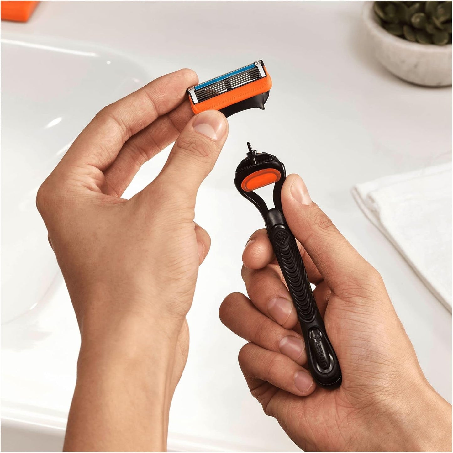 Lames de rasoir Gillette Fusion5 pour hommes (14 pièces) 