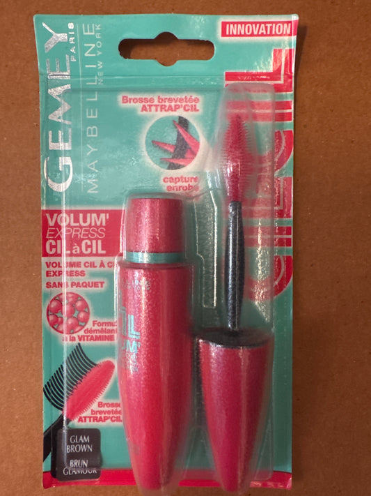 Maybelline mascara volume express bruin -cil a cil